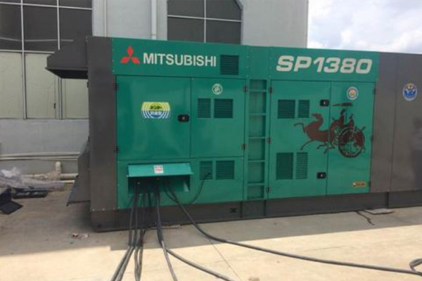 青浦为什么有些柴油发电机组的输出电压可以调节？