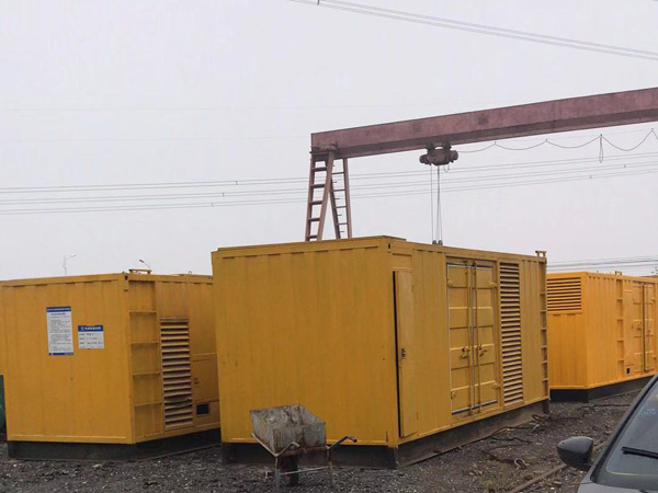 青浦100kw柴油发电机组每小时油耗？