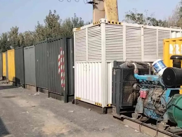 青浦200KW柴油发电机机组每小时油耗是多少？